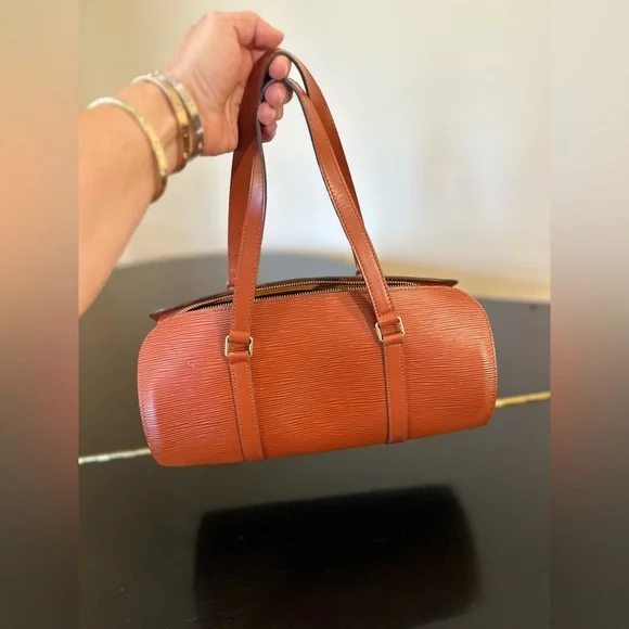 Louis Vuitton Authentic Luxury Vintage Retro RARE Minimalist Epi Soufflot Bag - Picture 4 of 17